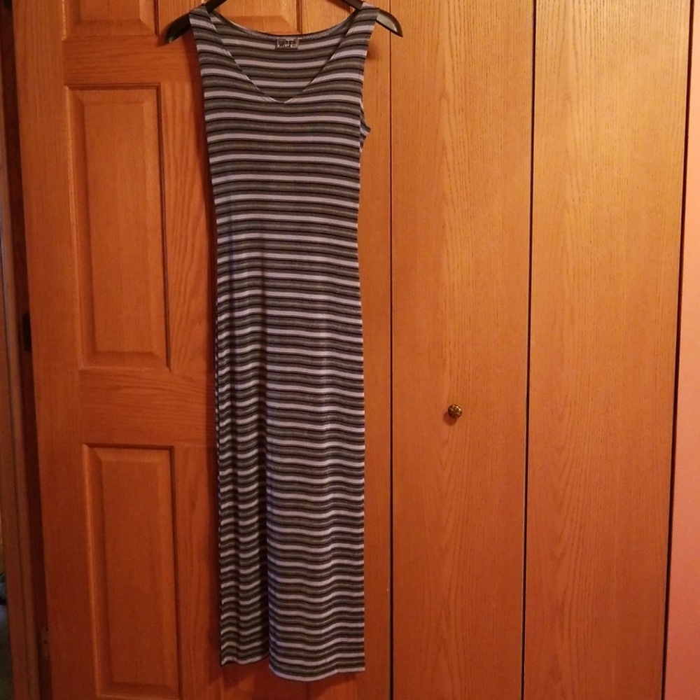Clingy maxi dress
